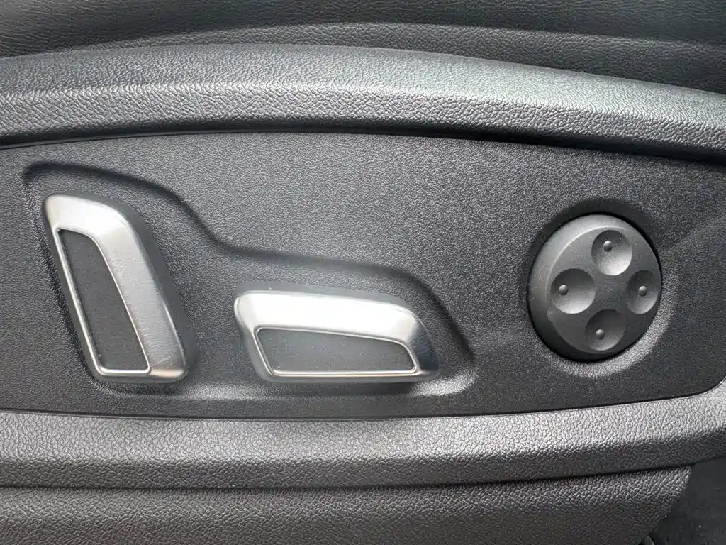 Audi Q5L 2023 40T luxury and dynamic model купить на сайте DeffCars