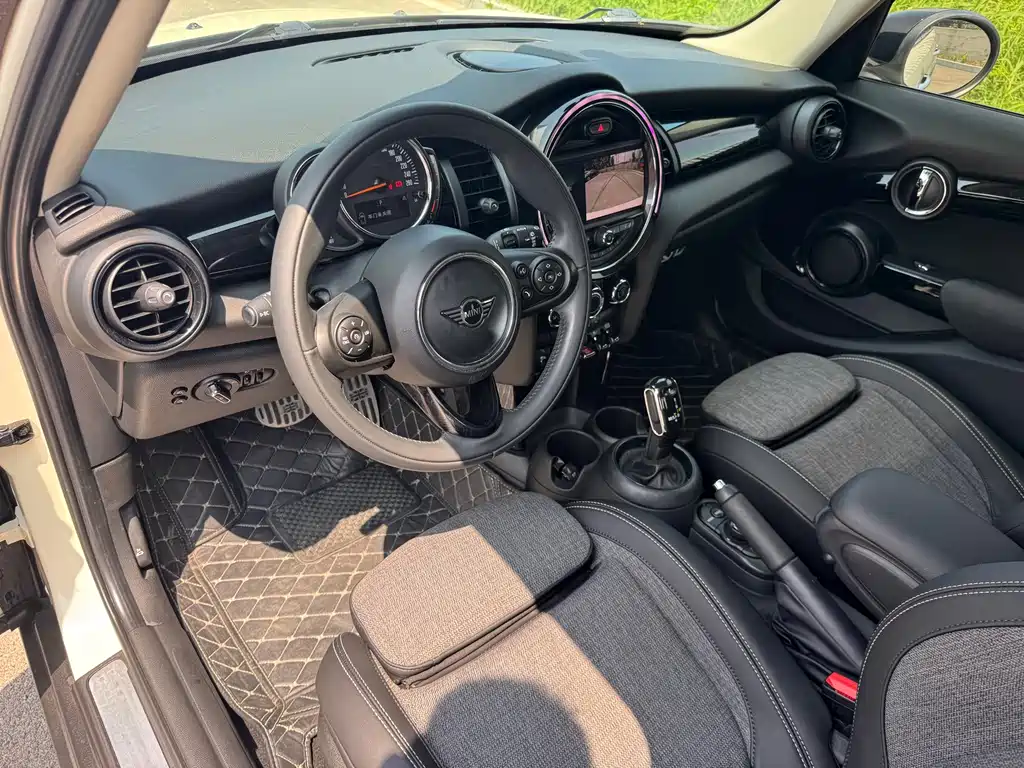 MINI 2019 1.5T COOPER Classic Five-Door Edition купить на сайте DeffCars