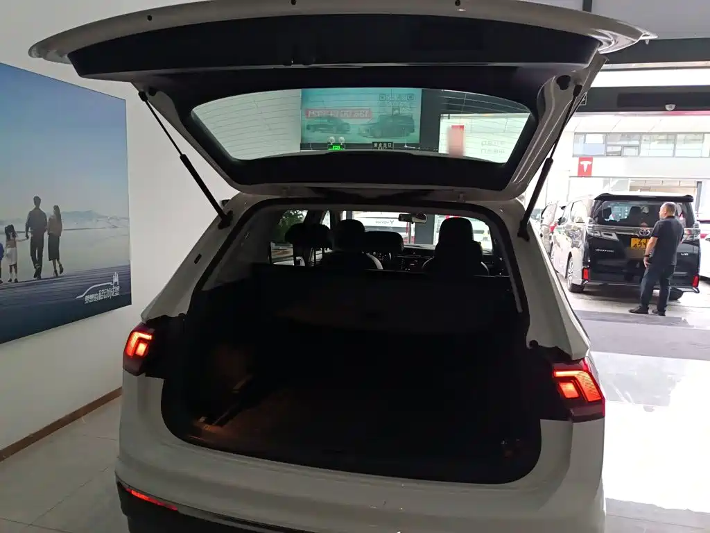 Tiguan L 2019 330TSI automatic two-wheel drive panoramic comfort version National VI купить на сайте DeffCars