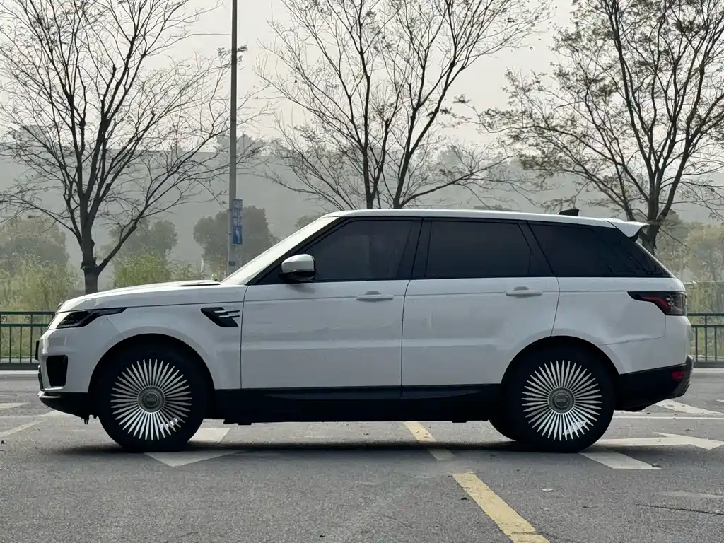 Range Rover Sport 2021 3.0 L6 SE купить на сайте DeffCars