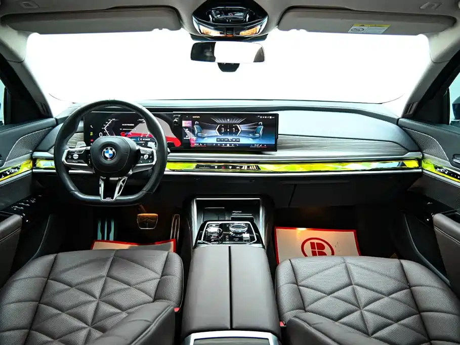 BMW 7 Series 2023 735Li M Sports Package купить на сайте DeffCars