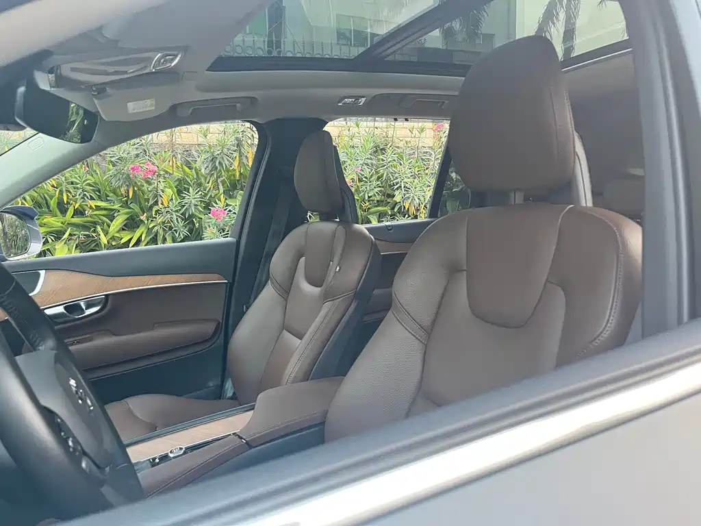 Volvo XC90 2020 T6 Zhiyi Luxury Edition 7 seats купить на сайте DeffCars