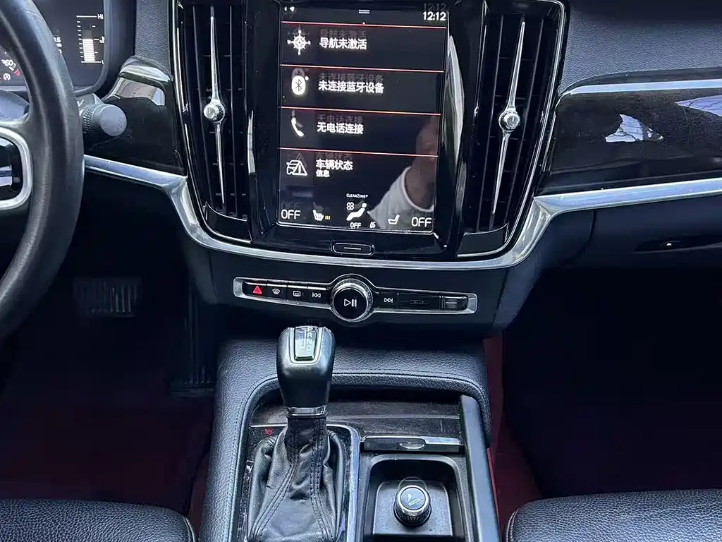 Volvo S90 2017 T4 Zhiyuan Edition купить на сайте DeffCars