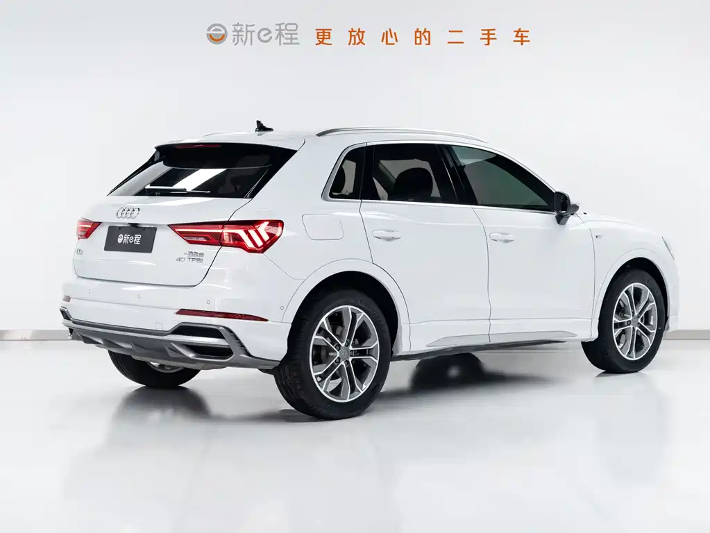 Audi Q3 2021 40 TFSI Fashionable and Dynamic купить на сайте DeffCars