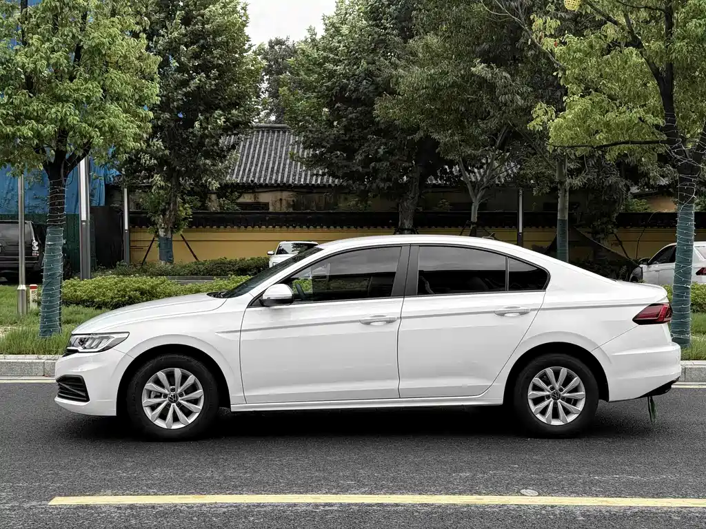 Bora 2021 1.5L Automatic Fashion Smart Connected Edition купить на сайте DeffCars