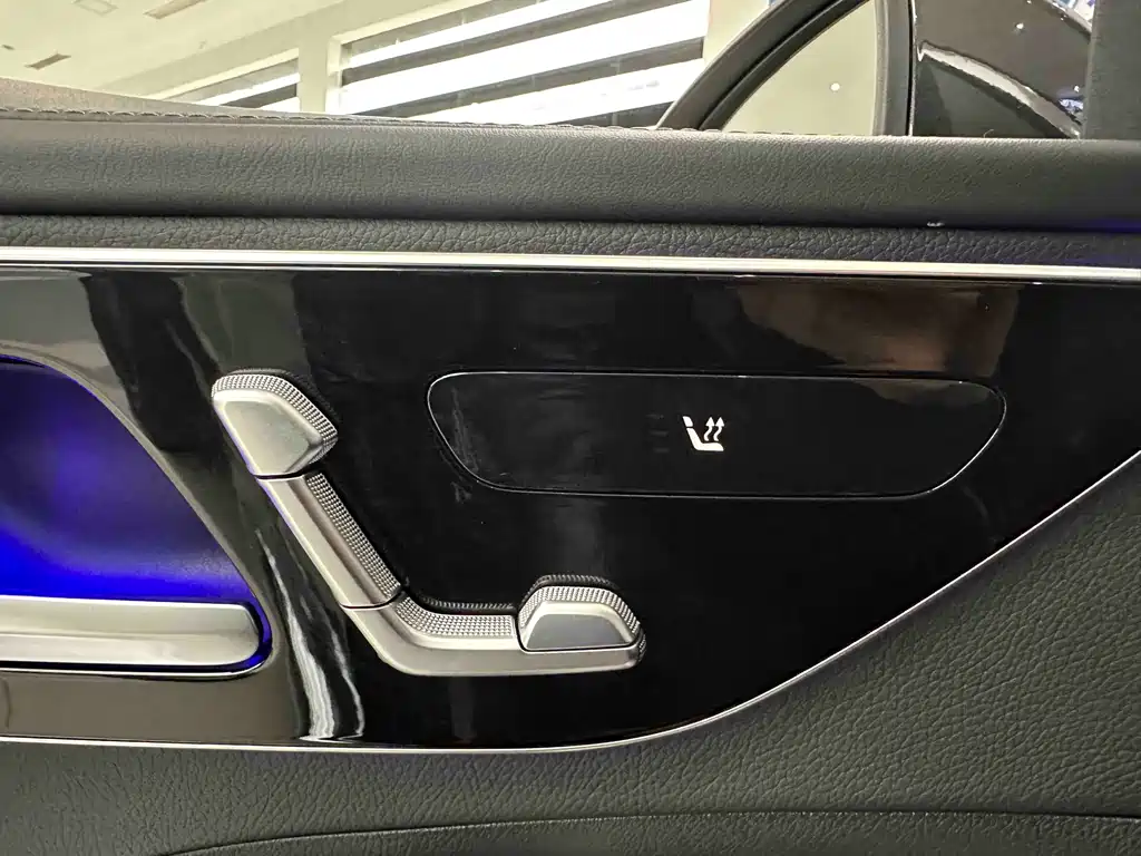 Mercedes-Benz C-Class 2023 facelift C 260 L sports version купить на сайте DeffCars
