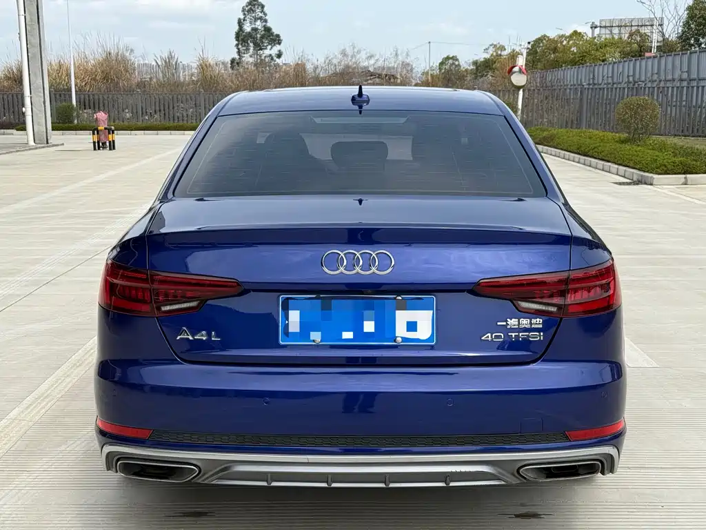 Audi A4L 2019 40 TFSI Fashion Type National VI купить на сайте DeffCars