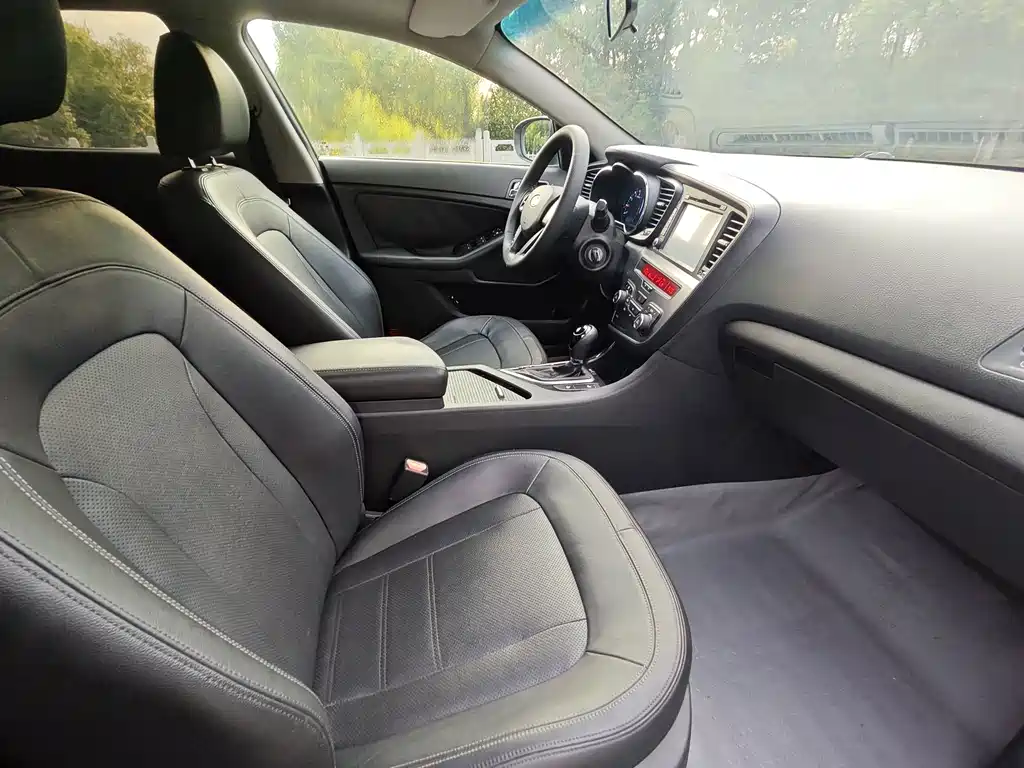 Kia K5 2012 2.0L automatic DLX купить на сайте DeffCars