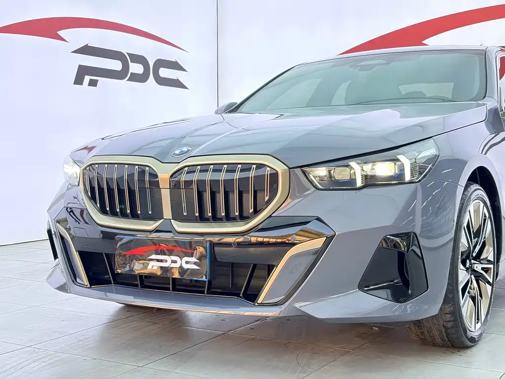 BMW 5 Series 2024 530Li Exclusive M Sports Package купить на сайте DeffCars