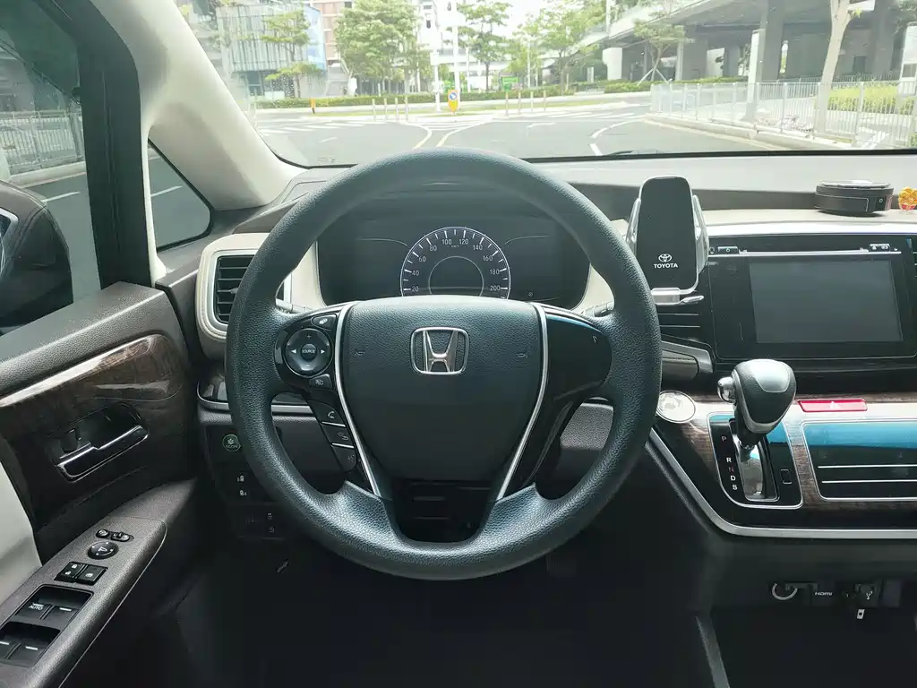 Odyssey 2015 facelift 2.4L comfort version купить на сайте DeffCars