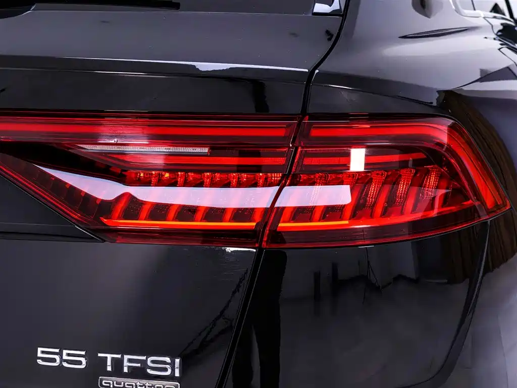 Audi Q8 2022 55 TFSI luxury and dynamic model купить на сайте DeffCars