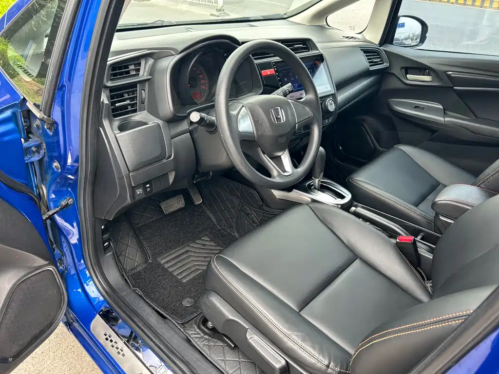 Fit 2014 1.5L LX CVT comfort model купить на сайте DeffCars