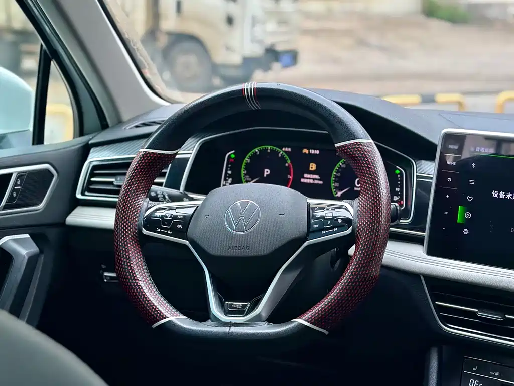 Tiguan L 2023 330TSI automatic two-wheel drive R-Line version купить на сайте DeffCars