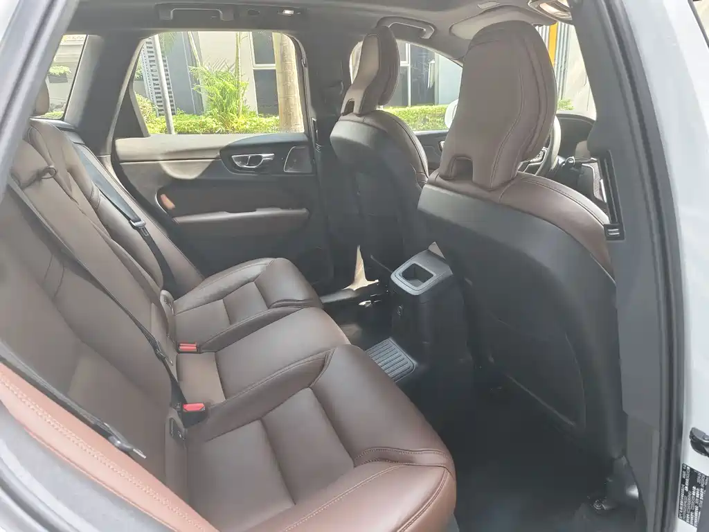 Volvo XC60 plug-in hybrid 2024 T8 plug-in hybrid long-range four-wheel drive Zhiya luxury version купить на сайте DeffCars