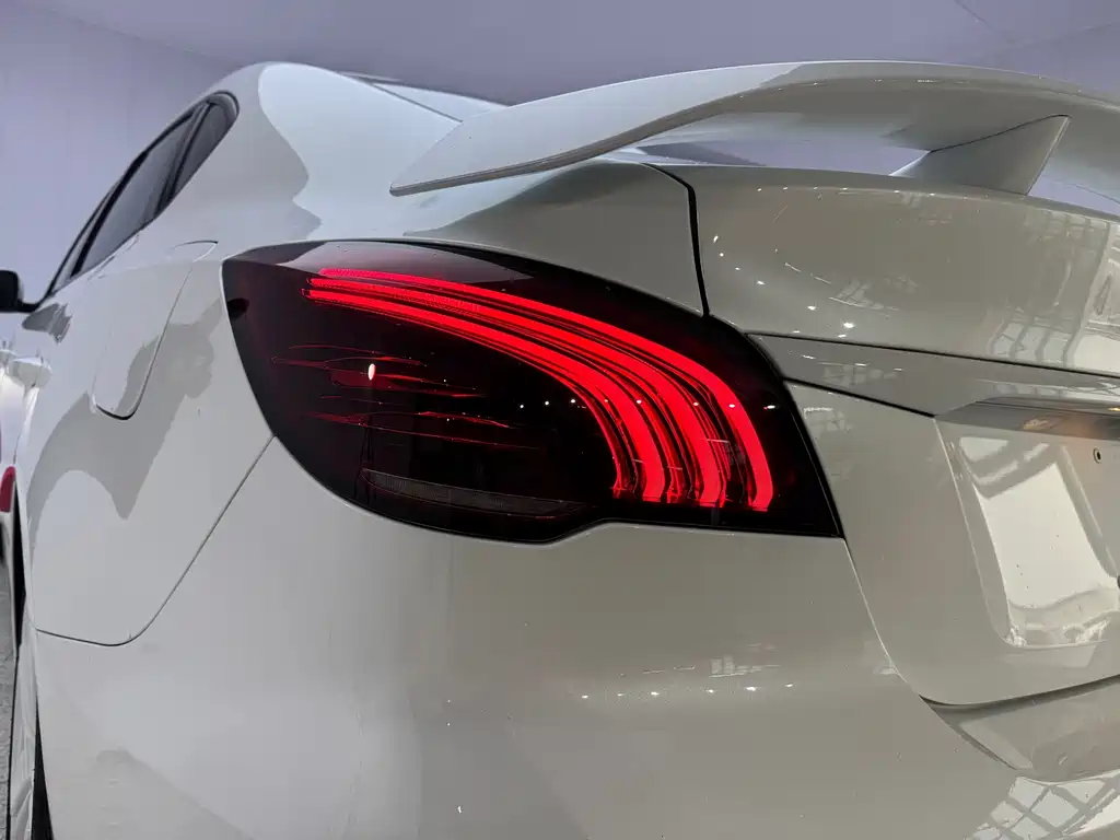 MG 6 New Energy 2020 1.5T Hybrid Trophy Smart Driving Flagship Edition купить на сайте DeffCars