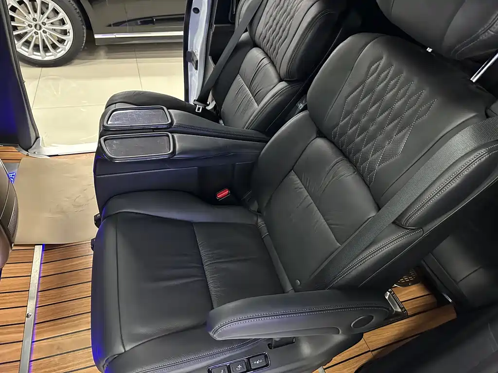 Alison 2024 2.0L e:HEV Deluxe Edition купить на сайте DeffCars
