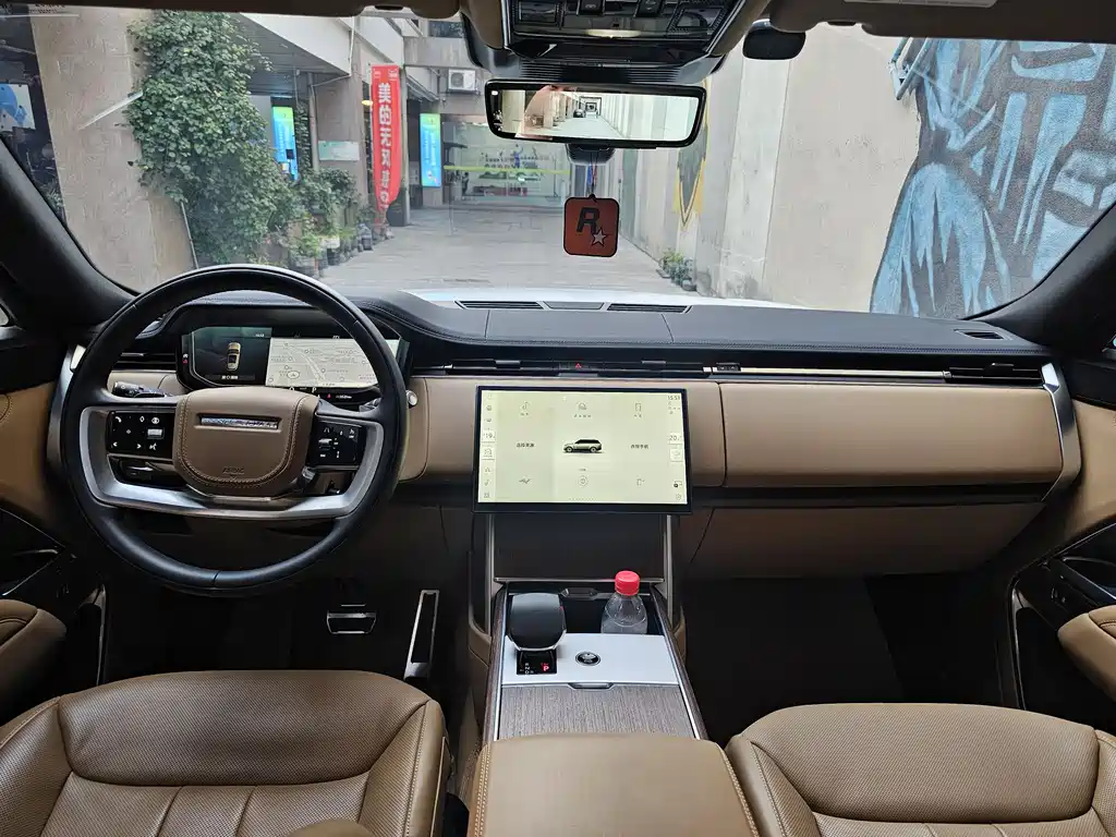 Range Rover 2025 3.0 L6 400PS Extended Edition купить на сайте DeffCars