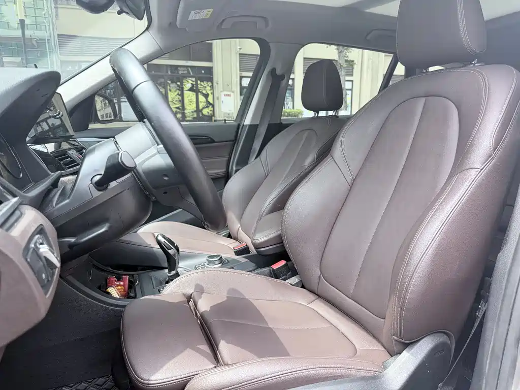 BMW X1 2022 sDrive25Li Leading Model купить на сайте DeffCars