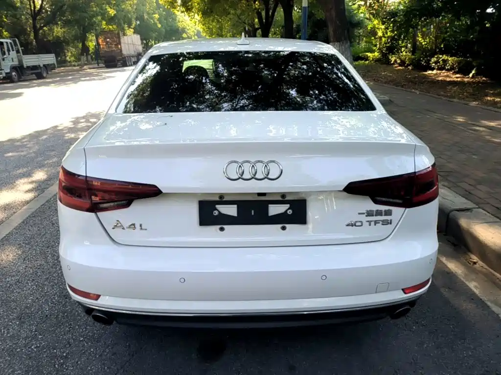 Audi A4L 2018 30th Anniversary Model 40 TFSI Enterprising купить на сайте DeffCars