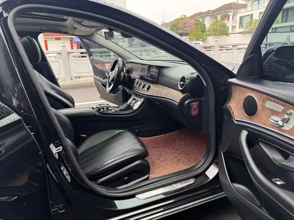 Mercedes-Benz E-Class 2016 E 300 L Luxury Model купить на сайте DeffCars