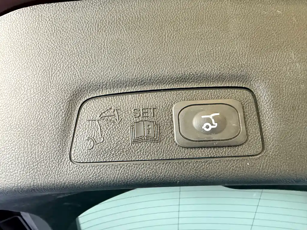 Lincoln MKC 2017 2.0T 2WD Exclusive Edition купить на сайте DeffCars