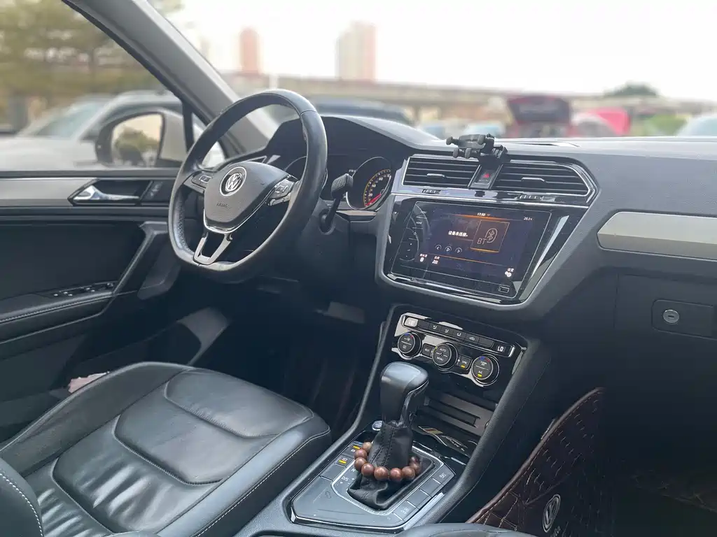 Tiguan L 2020 330TSI automatic two-wheel drive panoramic comfort version National VI купить на сайте DeffCars