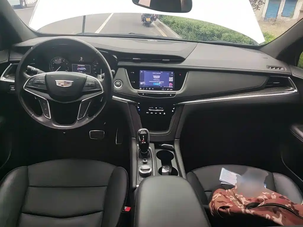 Cadillac XT5 2022 2.0T four-wheel drive premium model купить на сайте DeffCars