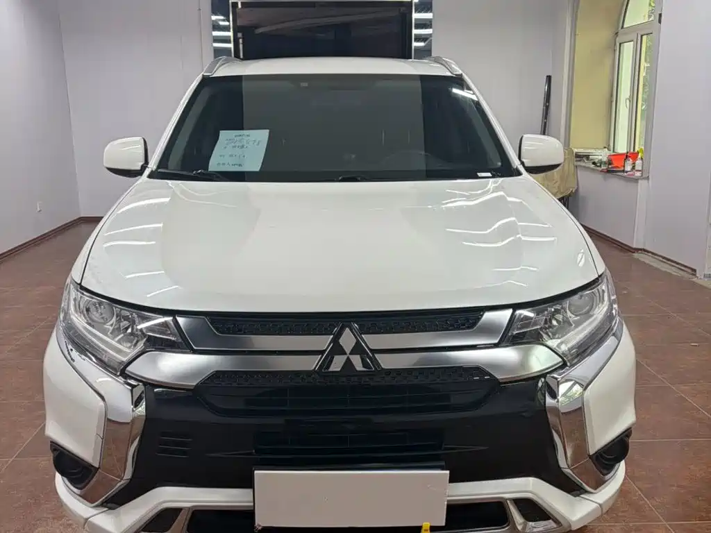Outlander 2021 2.0L two-wheel drive smooth version 5 seats купить на сайте DeffCars