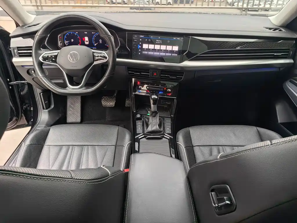 Passat 2022 330TSI Starry Sky Deluxe Edition купить на сайте DeffCars
