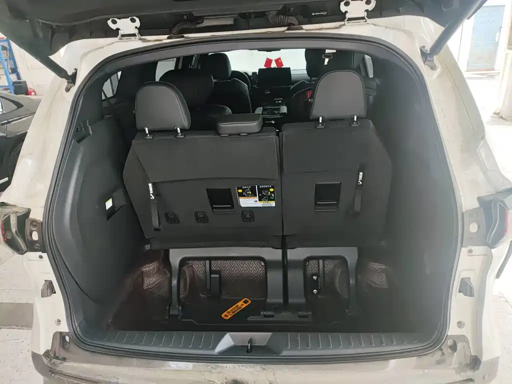 SIENNA 2023 2.5L Hybrid Premium Edition купить на сайте DeffCars