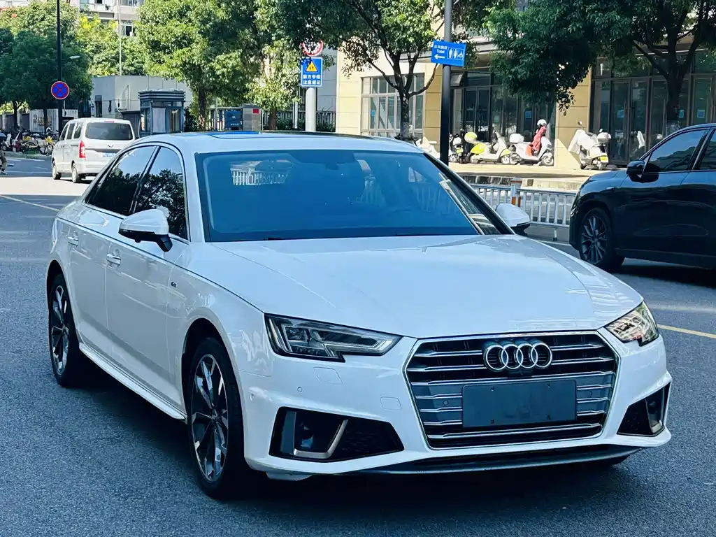 Audi A4L 2019 40 TFSI Fashion Type National VI купить на сайте DeffCars