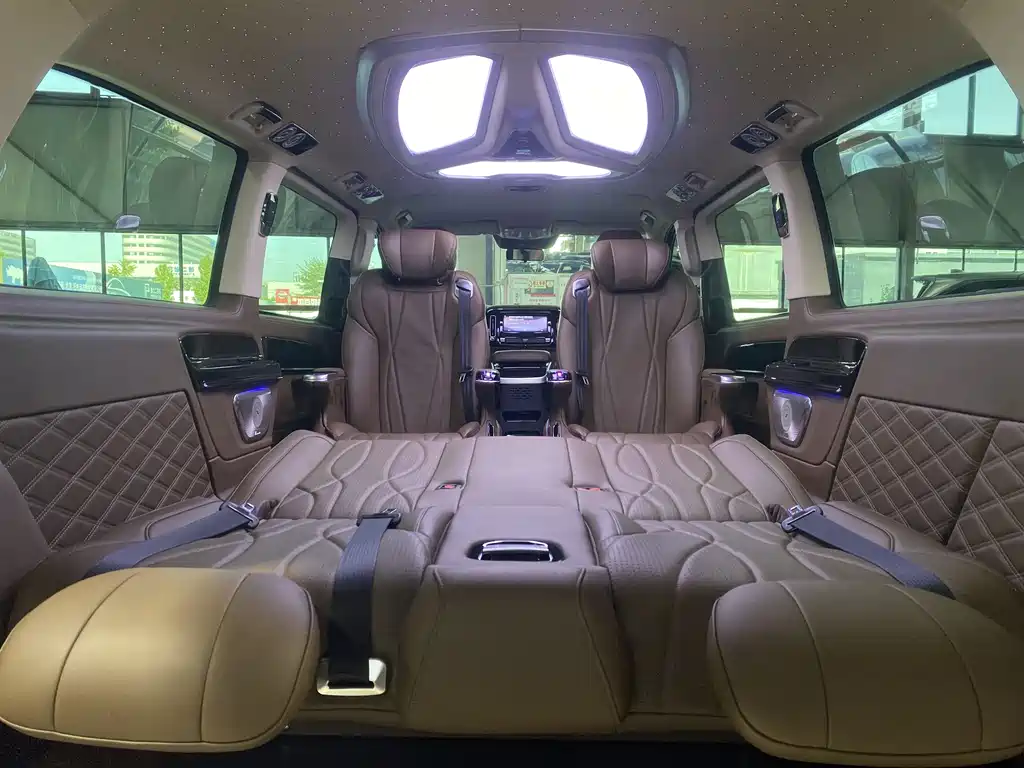 Vito 2024 2.0T Business Edition 7 seats купить на сайте DeffCars