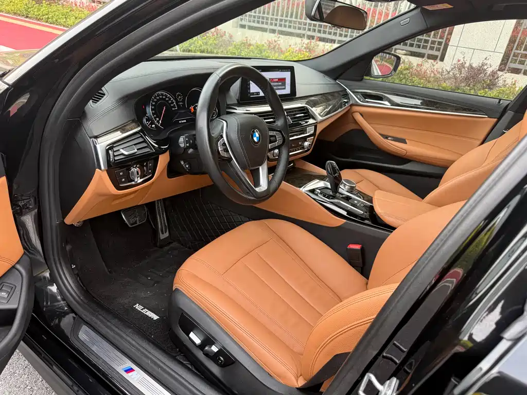 BMW 5 Series 2018 facelift 530Li leading M sports package купить на сайте DeffCars