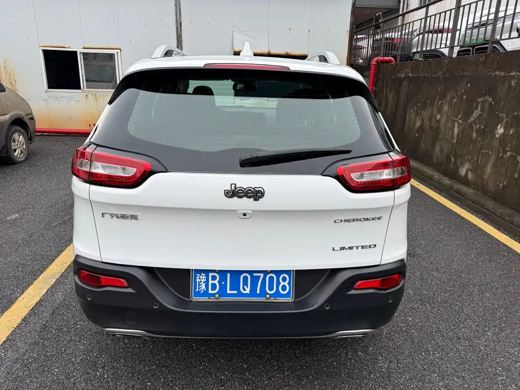 Liberty Light 2017 2.4L Leading Edition купить на сайте DeffCars