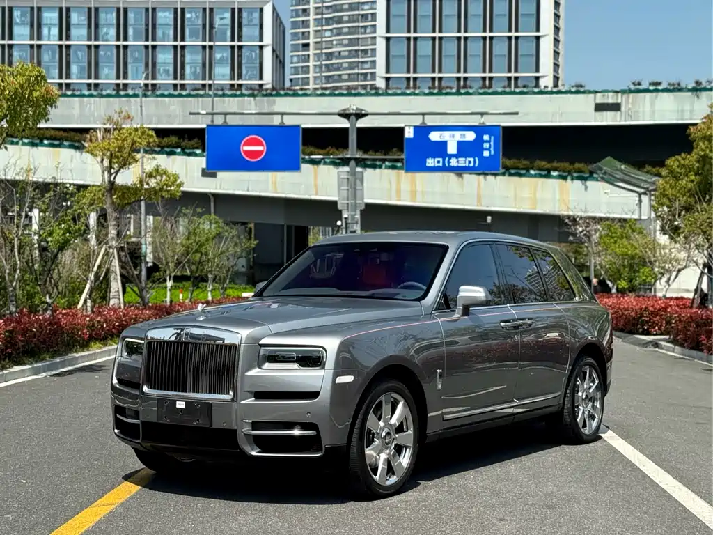 Cullinan 2018 four-seat version купить на сайте DeffCars