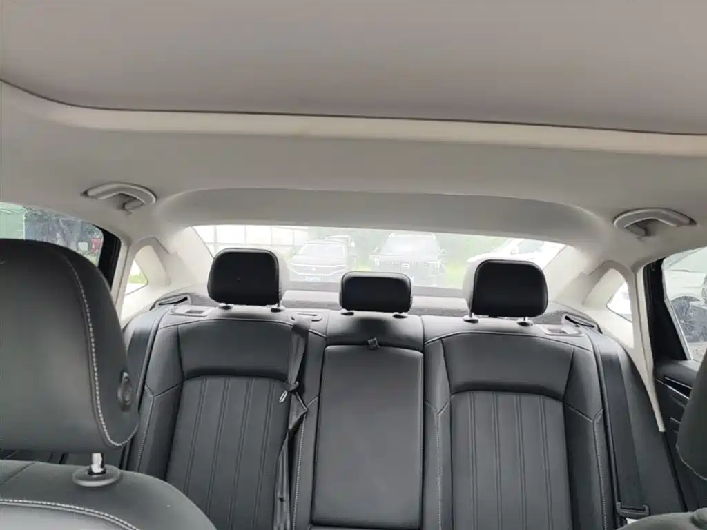 Passat 2025 Outstanding Model 280TSI Business Edition купить на сайте DeffCars