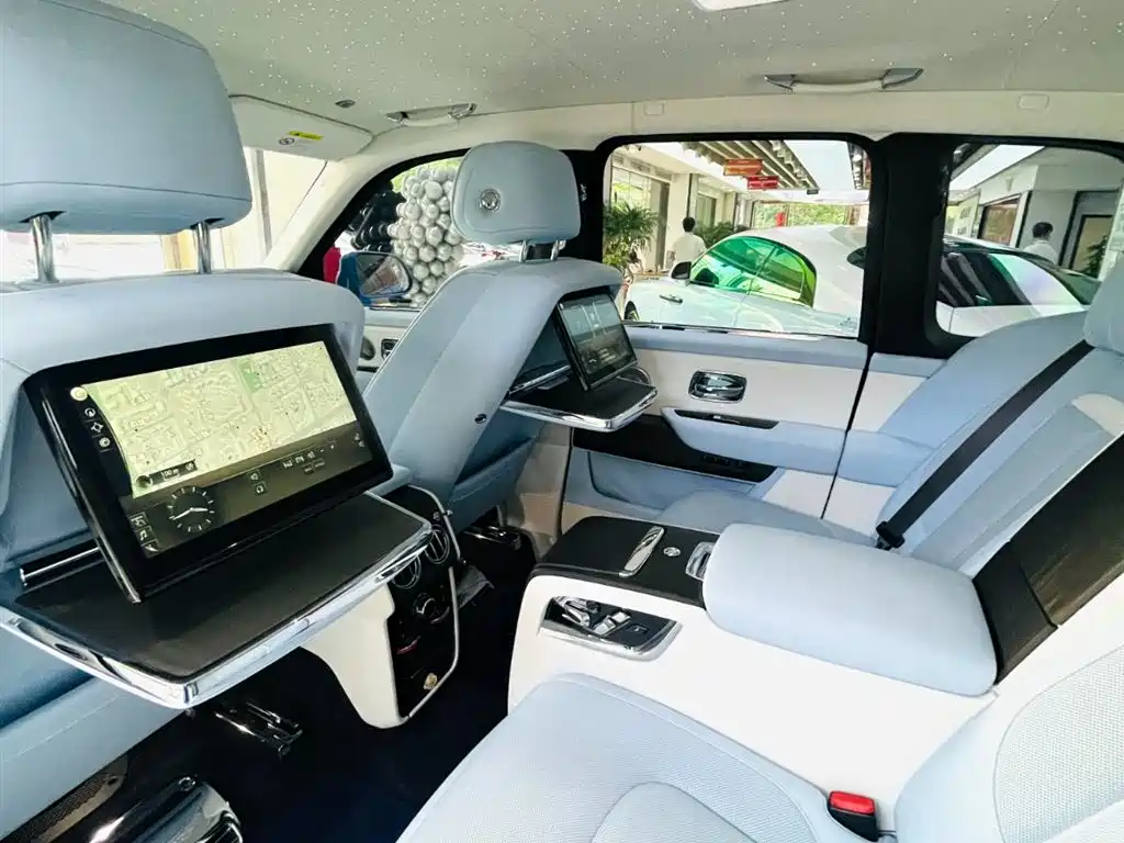Cullinan 2018 four-seat version купить на сайте DeffCars