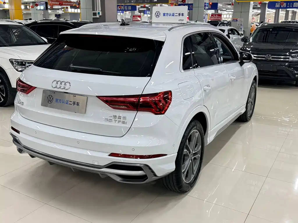 Audi Q3 2023 35 TFSI Fashionable and Dynamic (1.4T) купить на сайте DeffCars