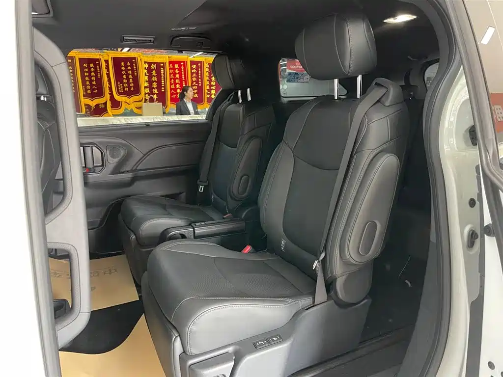 SIENNA 2024 2.5L hybrid four-wheel drive premium version купить на сайте DeffCars