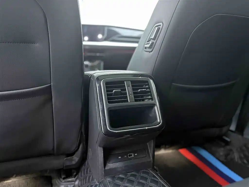 Passat 2022 330TSI Deluxe Edition купить на сайте DeffCars