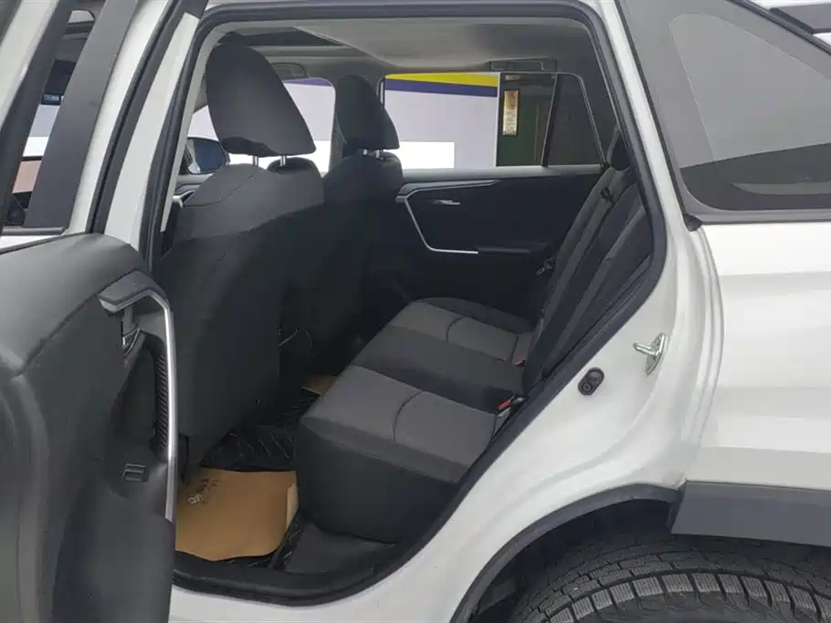 RAV4 Rongfang 2023 2.0L CVT two-wheel drive fashion version купить на сайте DeffCars
