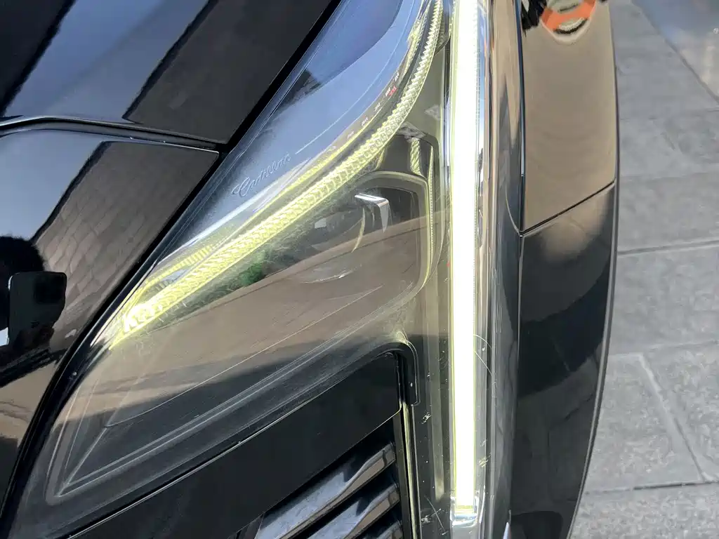 Cadillac XT4 2022 28T two-wheel drive luxury model купить на сайте DeffCars