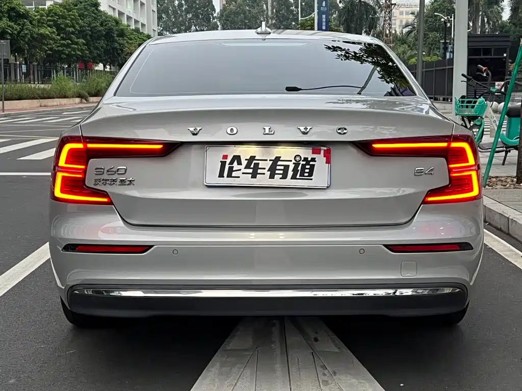 Volvo S60 2023 B4 Zhiyi Luxury Edition купить на сайте DeffCars