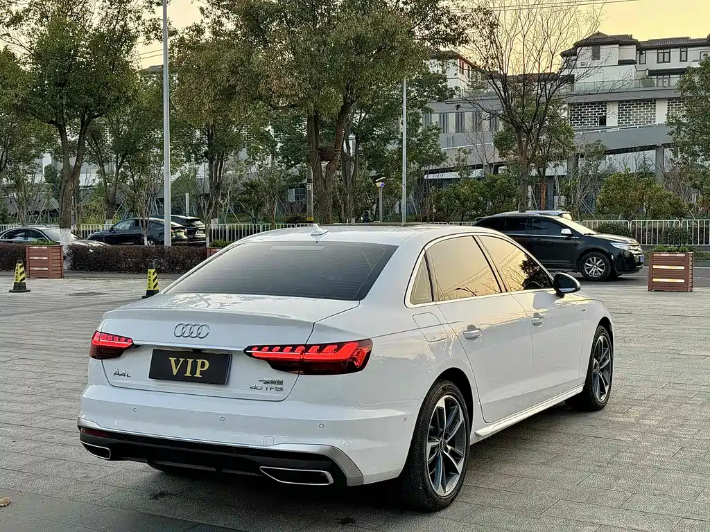 Audi A4L 2024 40 TFSI Fashionable and Dynamic купить на сайте DeffCars