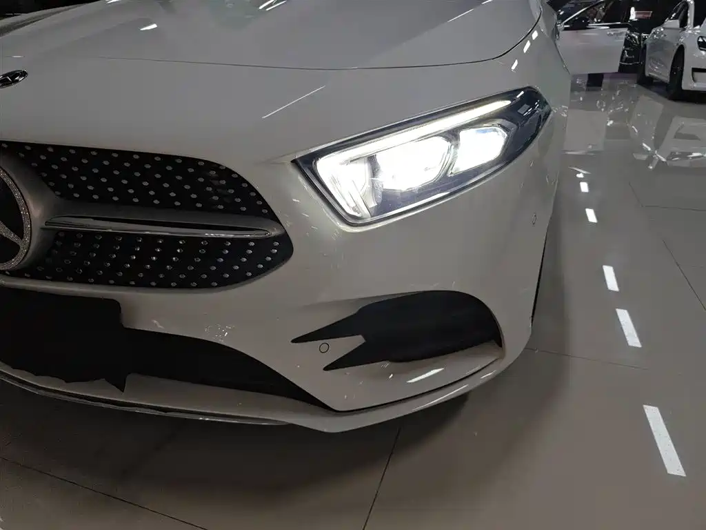 Mercedes-Benz A-Class 2020 A 200 L Sports Sedan купить на сайте DeffCars