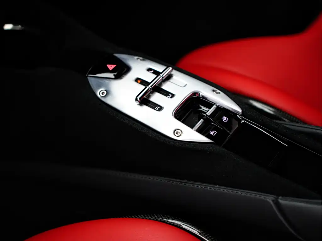 SF90 2020 3.9T V8 Stradale купить на сайте DeffCars