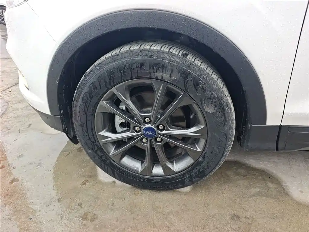 Escape 2019 EcoBoost 180 two-wheel drive platinum airfoil National VI купить на сайте DeffCars