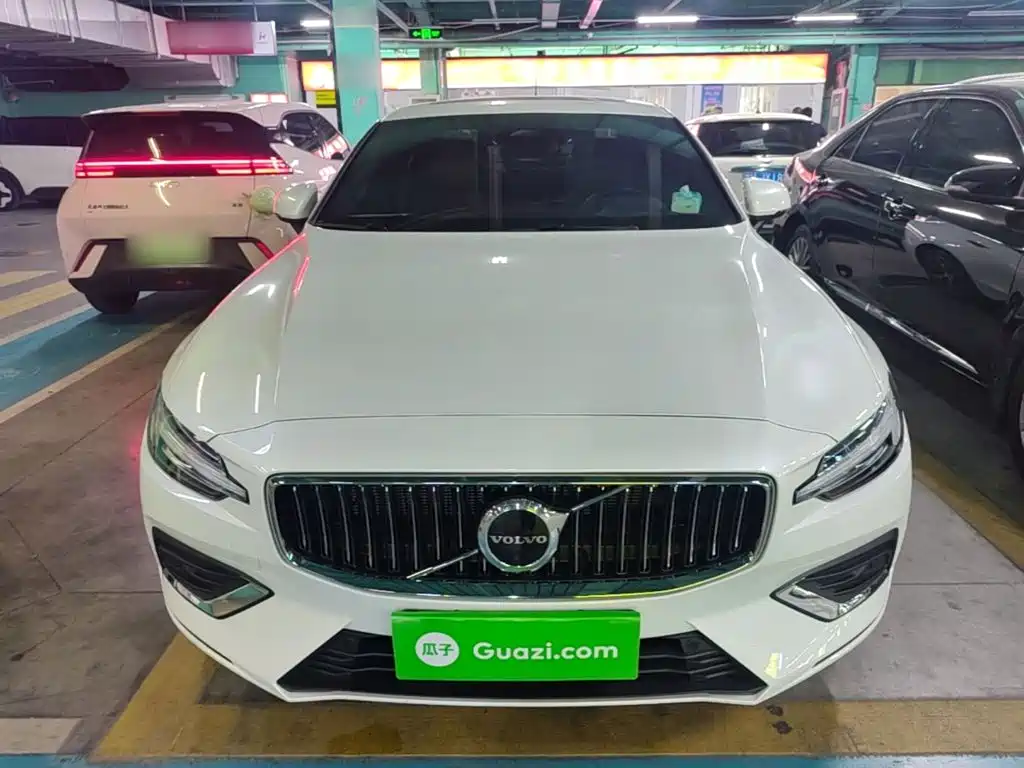 Volvo S60 2025 B4 Zhiyi Luxury Edition купить на сайте DeffCars