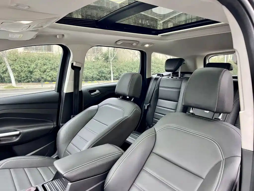Escape 2019 EcoBoost 180 two-wheel drive platinum airfoil National V купить на сайте DeffCars