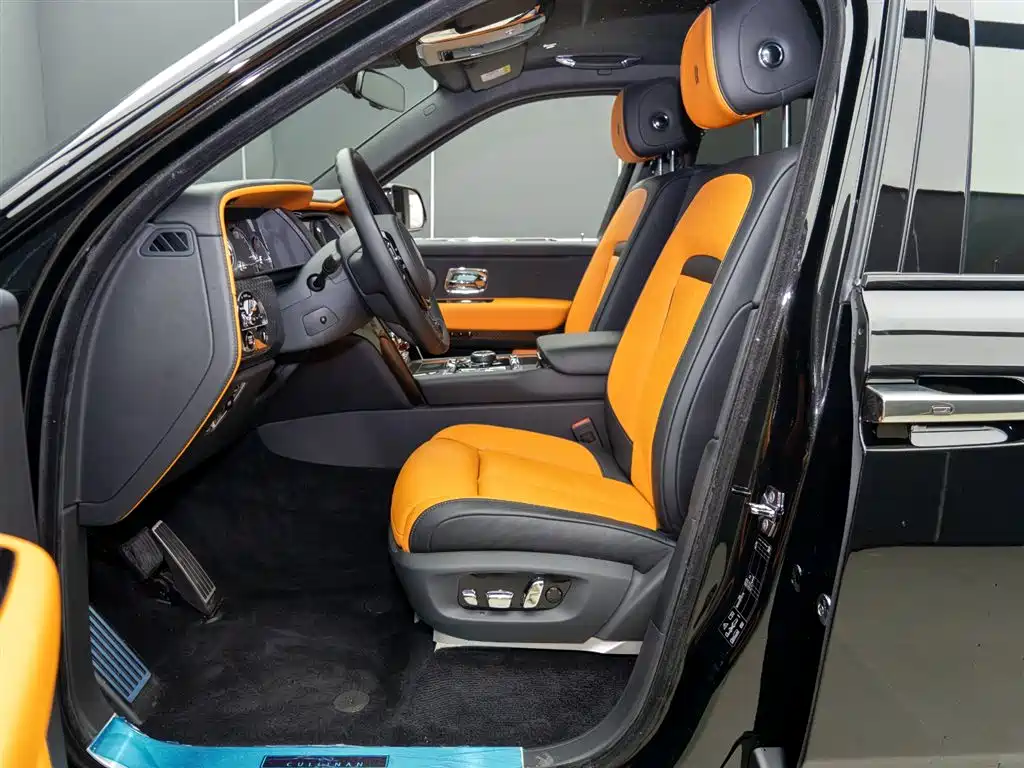 Cullinan 2020 Black Badge купить на сайте DeffCars